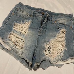 Detailed shorts.